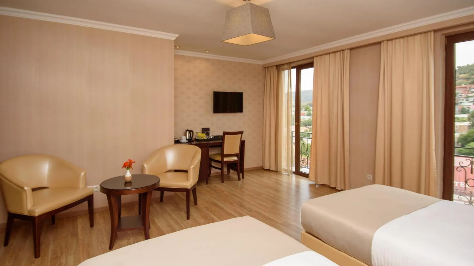 Kmm Hotel Tbilisi