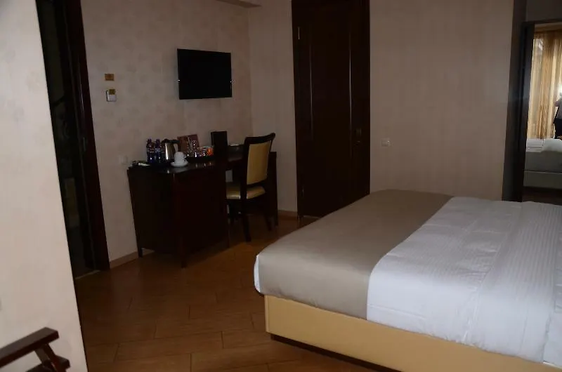 Kmm Hotel Tbilisi
